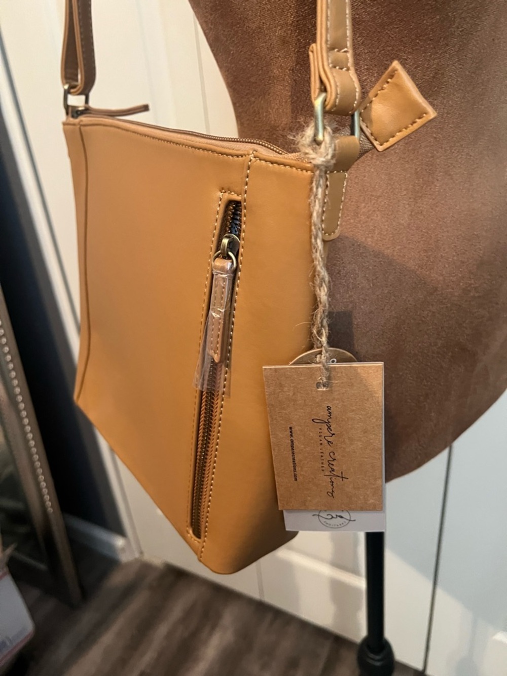 Ampere Creations NWT Tan Vegan Leather Shoulder crossbody Minimal Chic - Picture 12 of 14